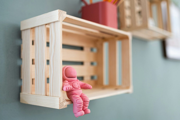 Détourner les objets pour créer des rangements adaptés et mettre en place une organisation simple et pratique de la maison