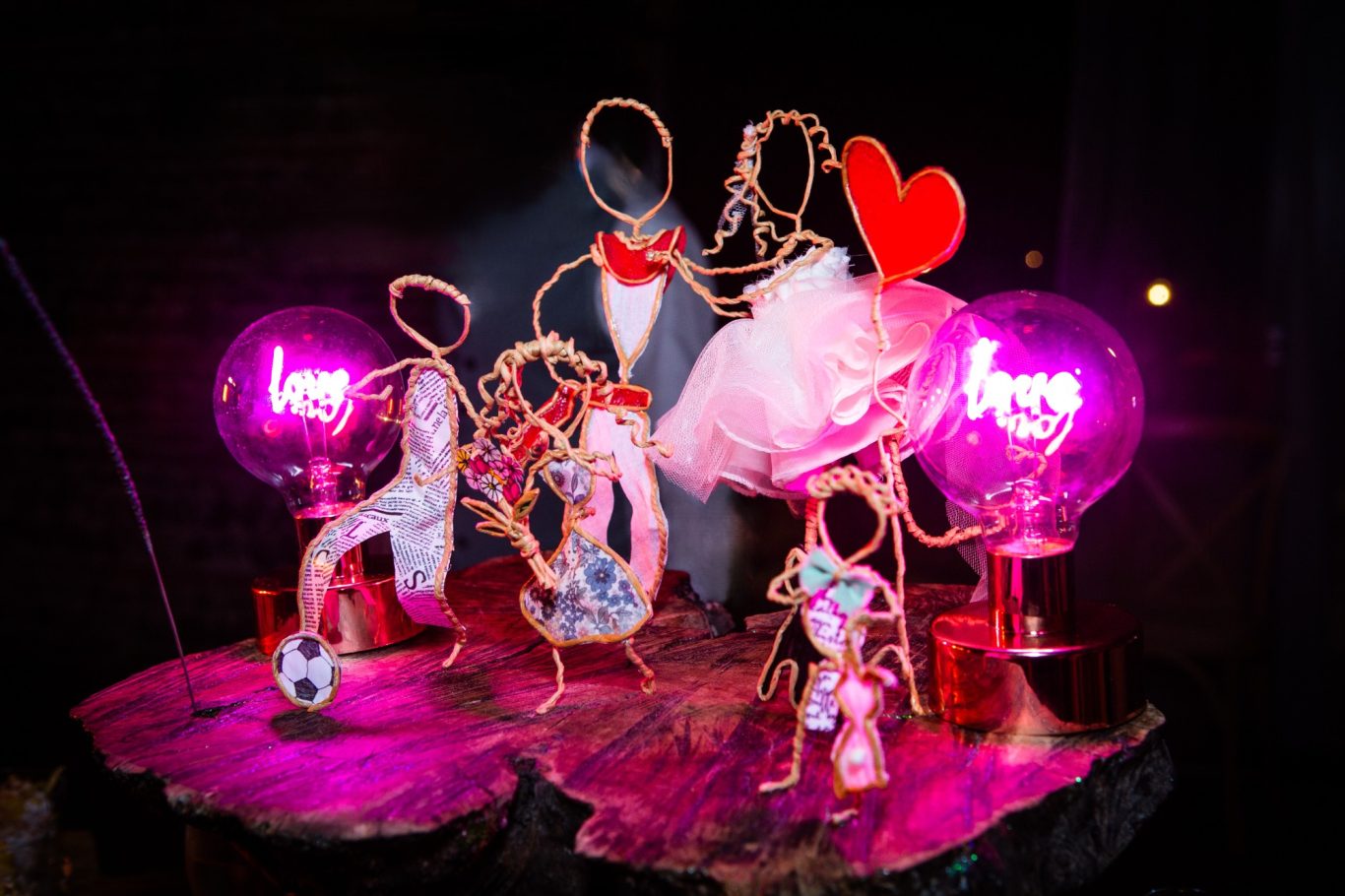 Topper de gâteau personnalisé et poétique Creation de decor evenementiel pour mariage, anniversaire, bapteme - Décor de gâteau personnalisé - topper