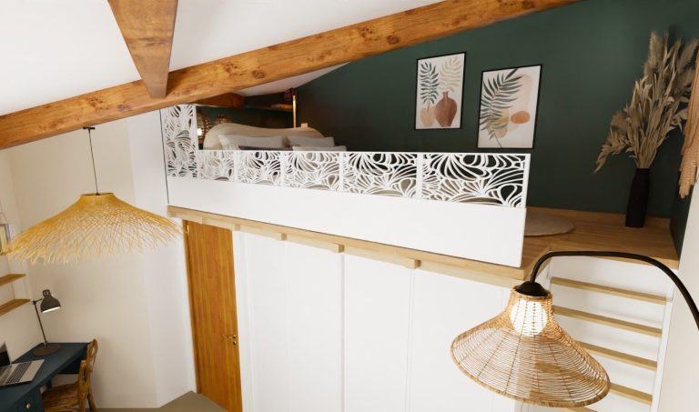 Une balustrade graphique blanche sépare subtilement le coin nuit. Des touches végétales et des tons verts exotiques apportent la chaleur.