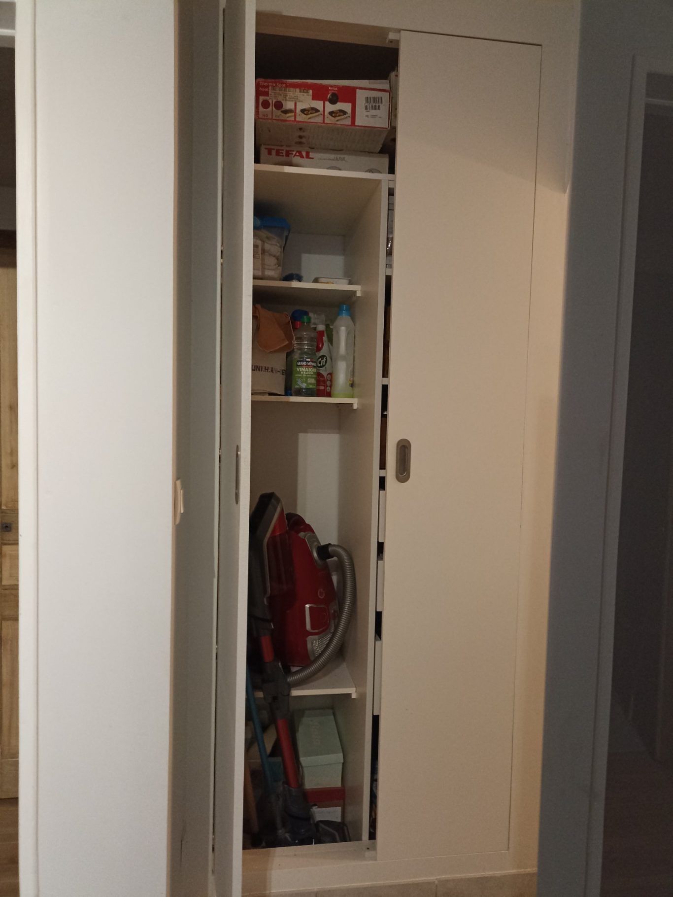 Placard ménager Aménagement fonctionnel et optimisation des espaces - Création de rangements sur mesure lors de la rénovation